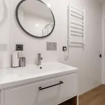 Freeman-3b двоповерховий з кухнею, альтанкою, грилем 6місний Appartement