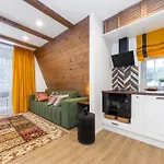 Freeman-3b 6місний двоповерховий з кухнею, альтанкою, грилем Apartment Bukovel