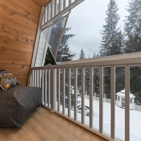 Freeman-3b - двоповерховий у з альтанкою та грилем для 6 гостей Μπούκοβελ