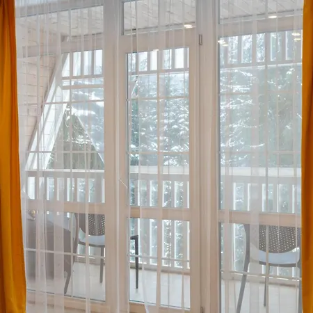 двоповерхові у Freeman-3b з альтанкою та грилем Apartment