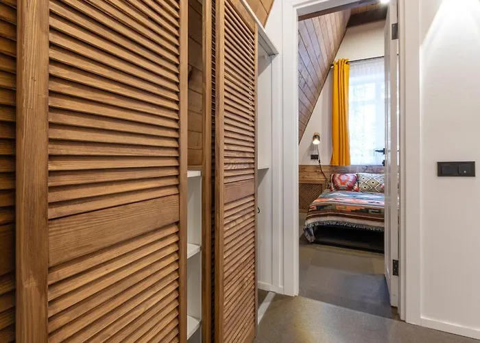 Freeman-3b двоповерховий з кухнею, альтанкою, грилем 6місний 公寓