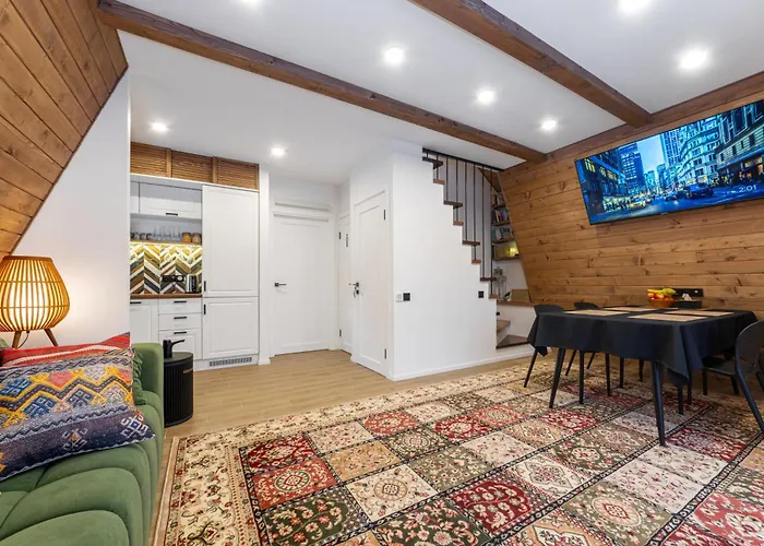 Freeman-3b двоповерховий з кухнею, альтанкою, грилем 6місний * 布克维