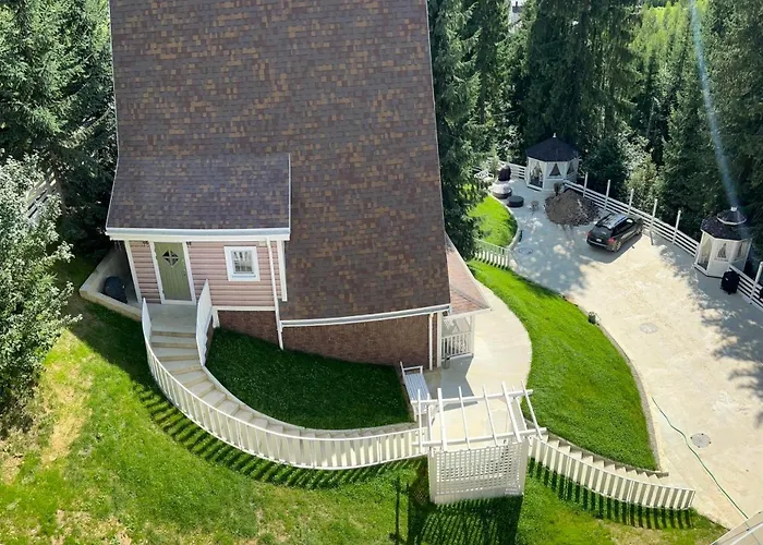 公寓 Freeman-3b двоповерховий з кухнею, альтанкою, грилем 6місний 布克维